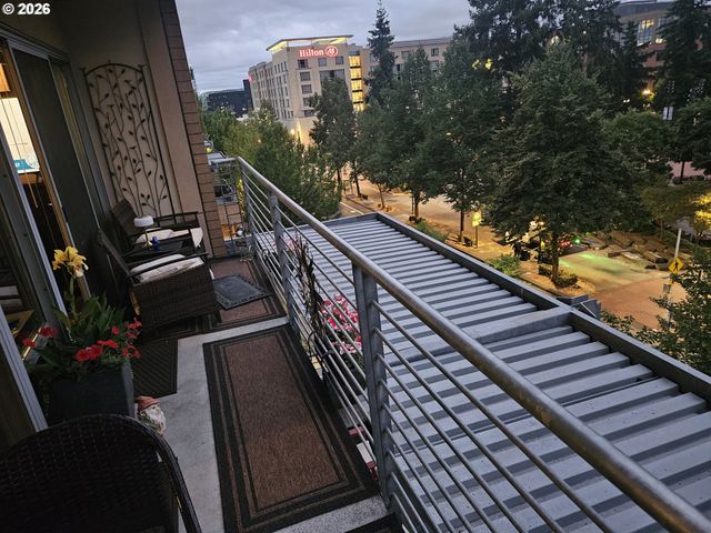 701 COLUMBIA St 404, Vancouver, WA 98660