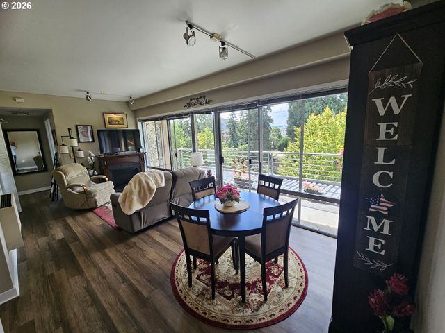 701 COLUMBIA St 404, Vancouver, WA 98660