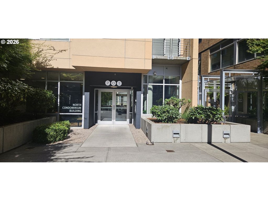 701 COLUMBIA St 404, Vancouver, WA 98660