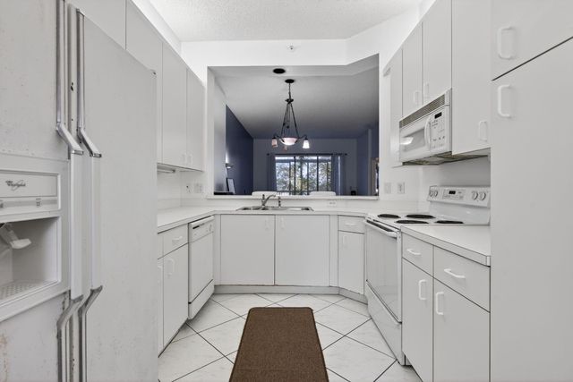 9575 Weldon Circle C413, Tamarac, FL 33321