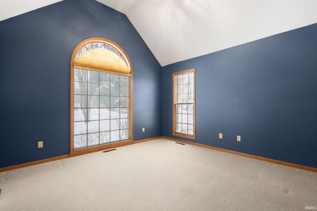 59390 High Pointe Drive, South Bend, IN 46614