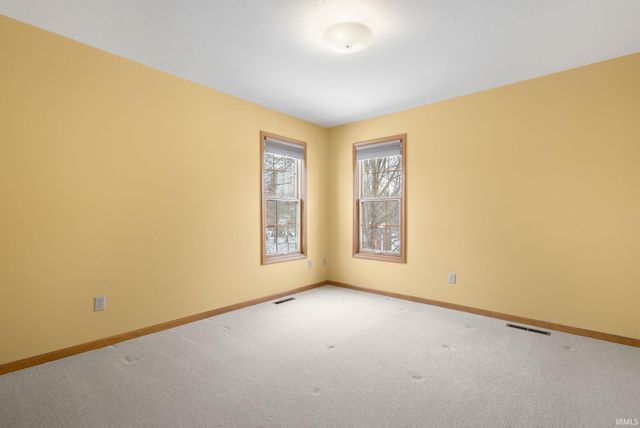 59390 High Pointe Drive, South Bend, IN 46614