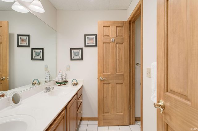 59390 High Pointe Drive, South Bend, IN 46614