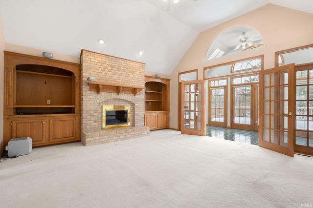 59390 High Pointe Drive, South Bend, IN 46614