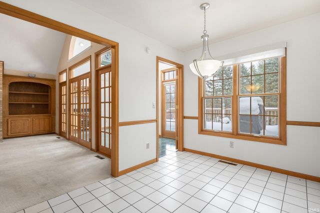 59390 High Pointe Drive, South Bend, IN 46614