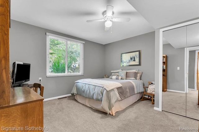 2538 Red Fox Trail Drive, Troy, MI 48098