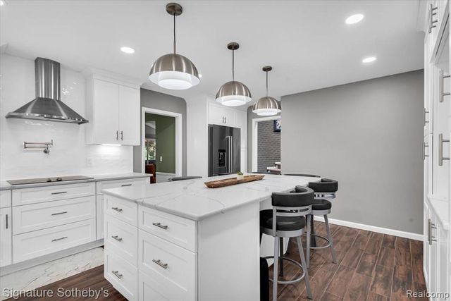 2538 Red Fox Trail Drive, Troy, MI 48098