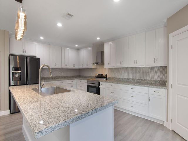 51 Road 5117, Cleveland, TX 77327