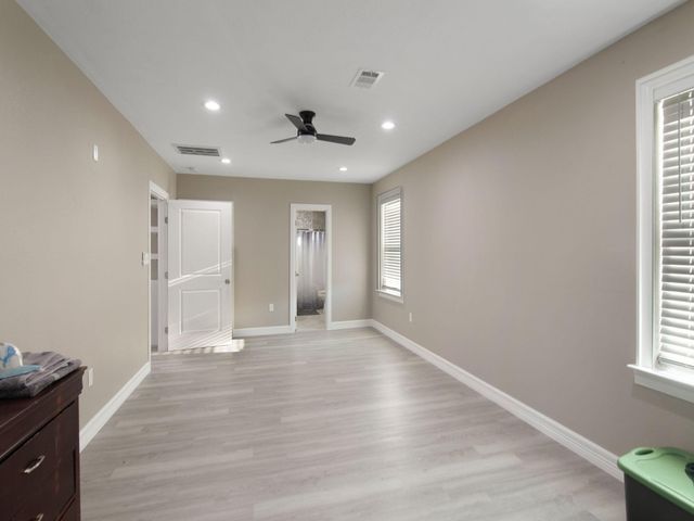 51 Road 5117, Cleveland, TX 77327