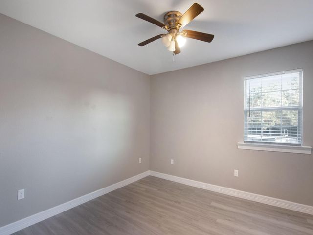 51 Road 5117, Cleveland, TX 77327