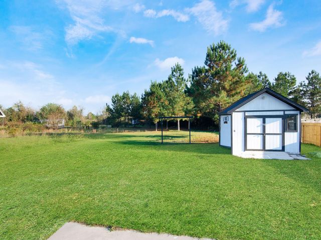 51 Road 5117, Cleveland, TX 77327