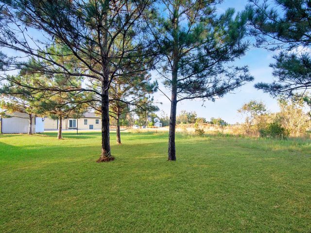 51 Road 5117, Cleveland, TX 77327