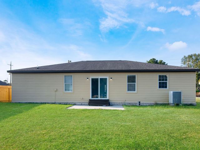 51 Road 5117, Cleveland, TX 77327
