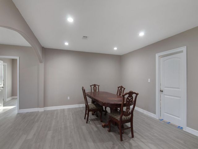 51 Road 5117, Cleveland, TX 77327