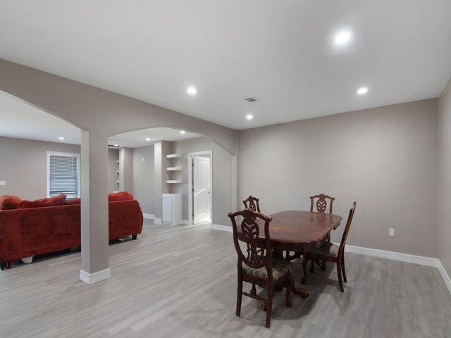 51 Road 5117, Cleveland, TX 77327