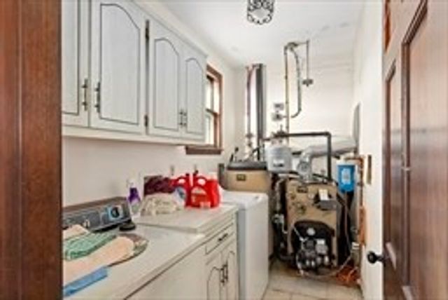 12 Edgewater Dr, Lakeville, MA 02347