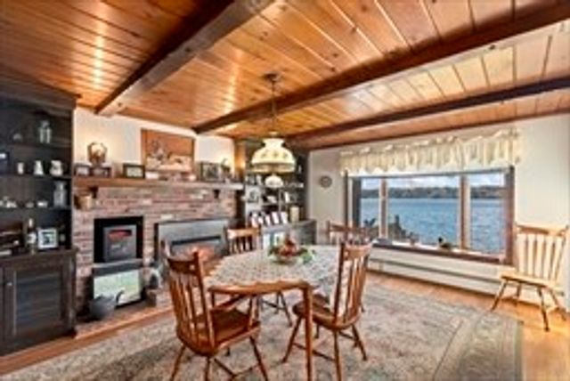 12 Edgewater Dr, Lakeville, MA 02347