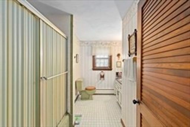 12 Edgewater Dr, Lakeville, MA 02347