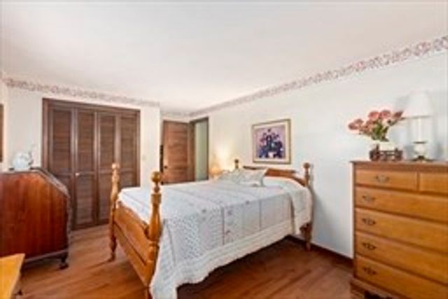 12 Edgewater Dr, Lakeville, MA 02347