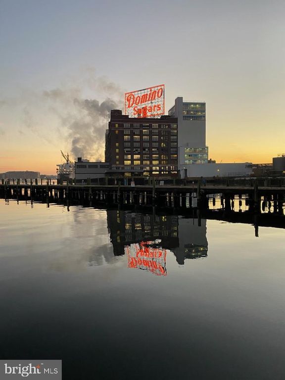 Image 12 of property listing at 802 E FORT AVE, Baltimore, MD 21230