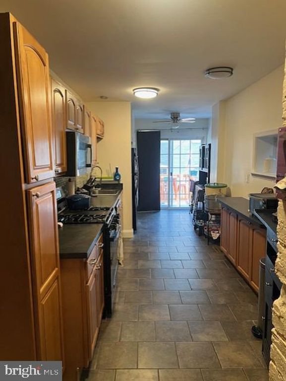 Image 4 of property listing at 802 E FORT AVE, Baltimore, MD 21230