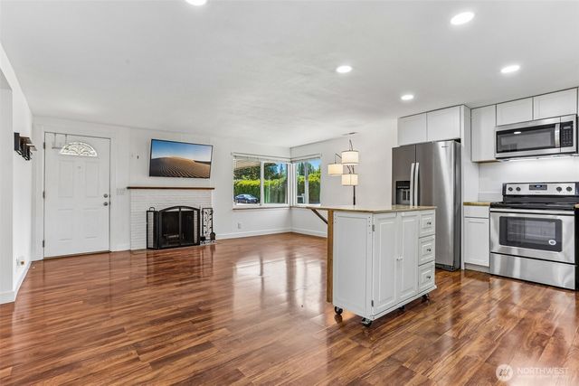 16966 121st Avenue SE, Renton, WA 98058