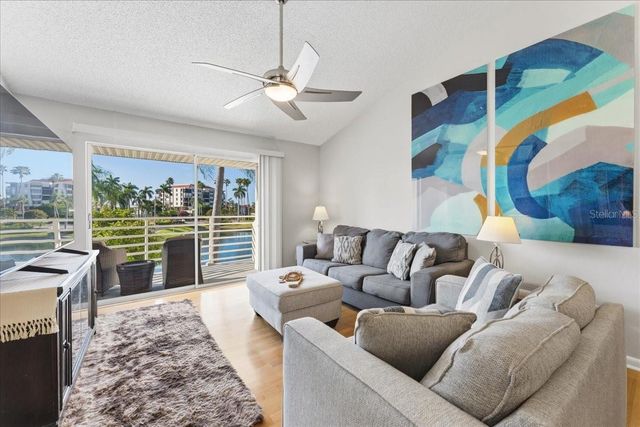 6061 BAHIA DEL MAR BOULEVARD 207, St Petersburg, FL 33715