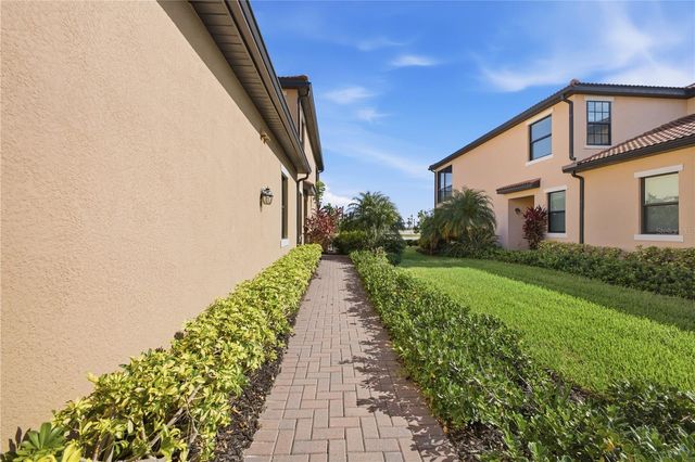 10792 TARFLOWER DRIVE 102, Venice, FL 34293