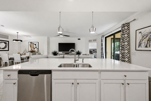 10792 TARFLOWER DRIVE 102, Venice, FL 34293