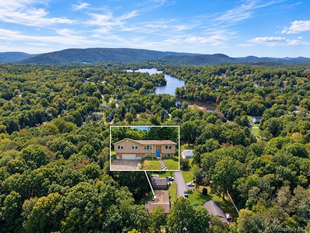 22 Hill View Drive, New Windsor, NY 12553