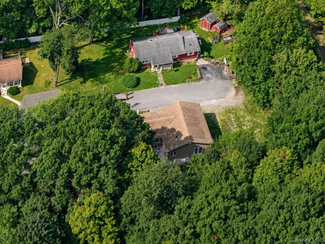 22 Hill View Drive, New Windsor, NY 12553