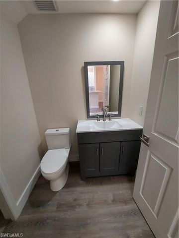 3268 Amanda LN 3, Naples, FL 34109