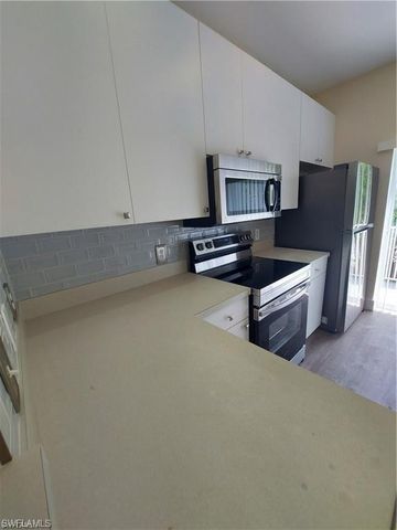 3268 Amanda LN 3, Naples, FL 34109