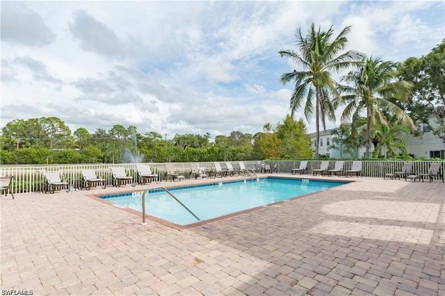 3268 Amanda LN 3, Naples, FL 34109