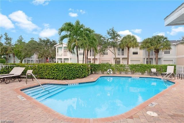 3268 Amanda LN 3, Naples, FL 34109