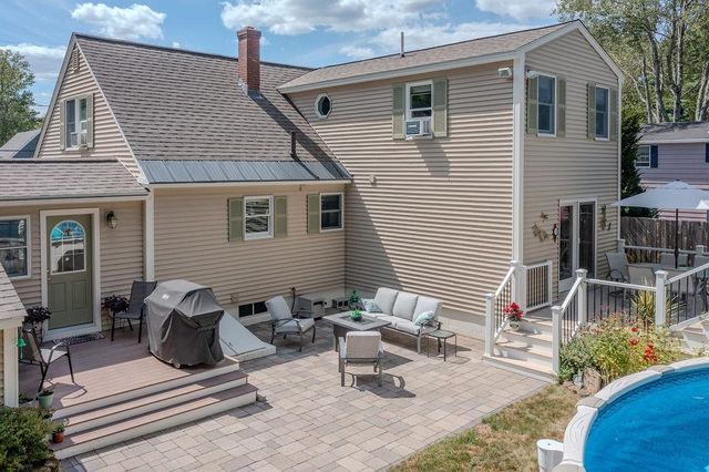 27 Hampshire Avenue, Rochester, NH 03867