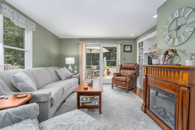 27 Hampshire Avenue, Rochester, NH 03867