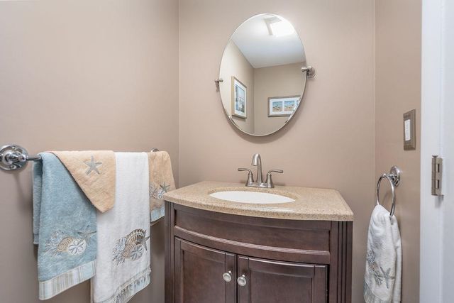 27 Hampshire Avenue, Rochester, NH 03867