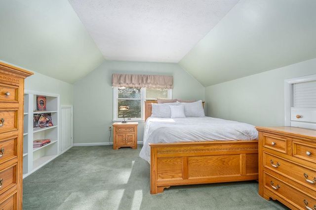 27 Hampshire Avenue, Rochester, NH 03867