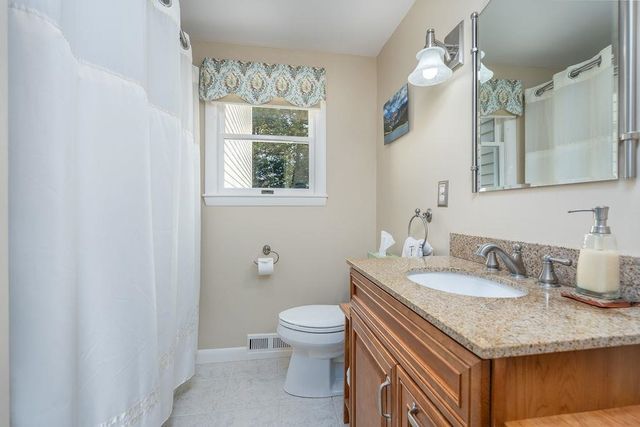 27 Hampshire Avenue, Rochester, NH 03867