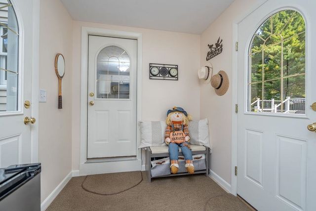 27 Hampshire Avenue, Rochester, NH 03867