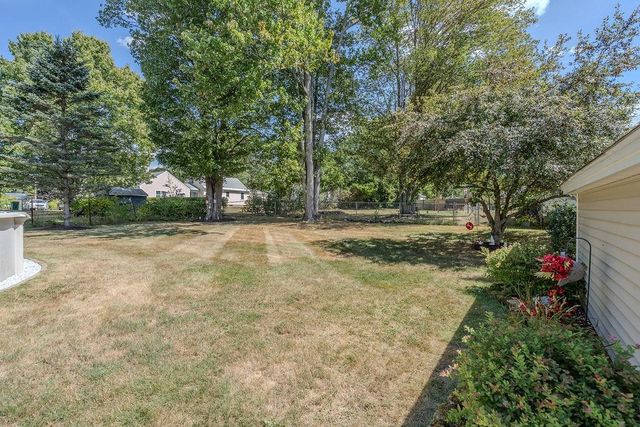 27 Hampshire Avenue, Rochester, NH 03867