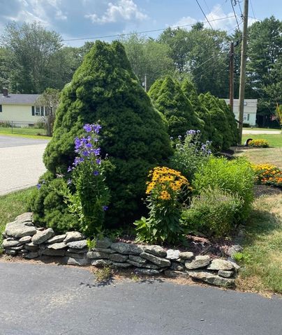 27 Hampshire Avenue, Rochester, NH 03867