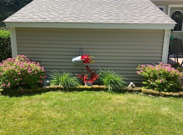 27 Hampshire Avenue, Rochester, NH 03867