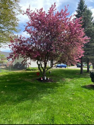 27 Hampshire Avenue, Rochester, NH 03867