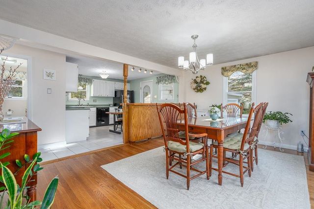 27 Hampshire Avenue, Rochester, NH 03867