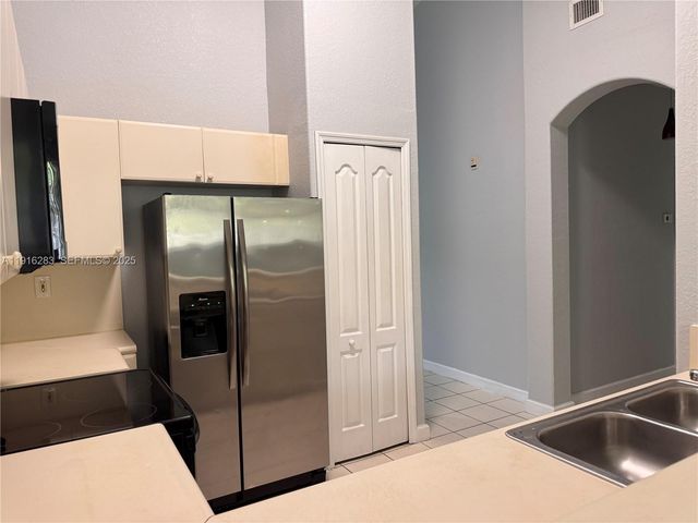 1663 SE 29th St 202, Homestead, FL 33035