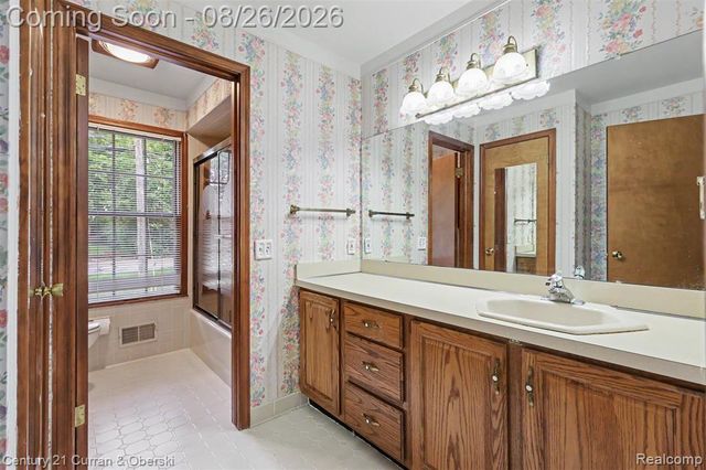 18227 Meridian Road, Grosse Ile, MI 48138