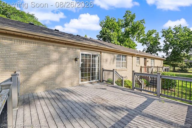 18227 Meridian Road, Grosse Ile, MI 48138