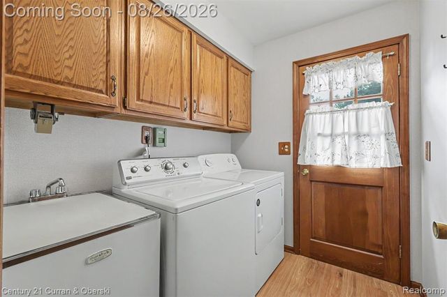 18227 Meridian Road, Grosse Ile, MI 48138